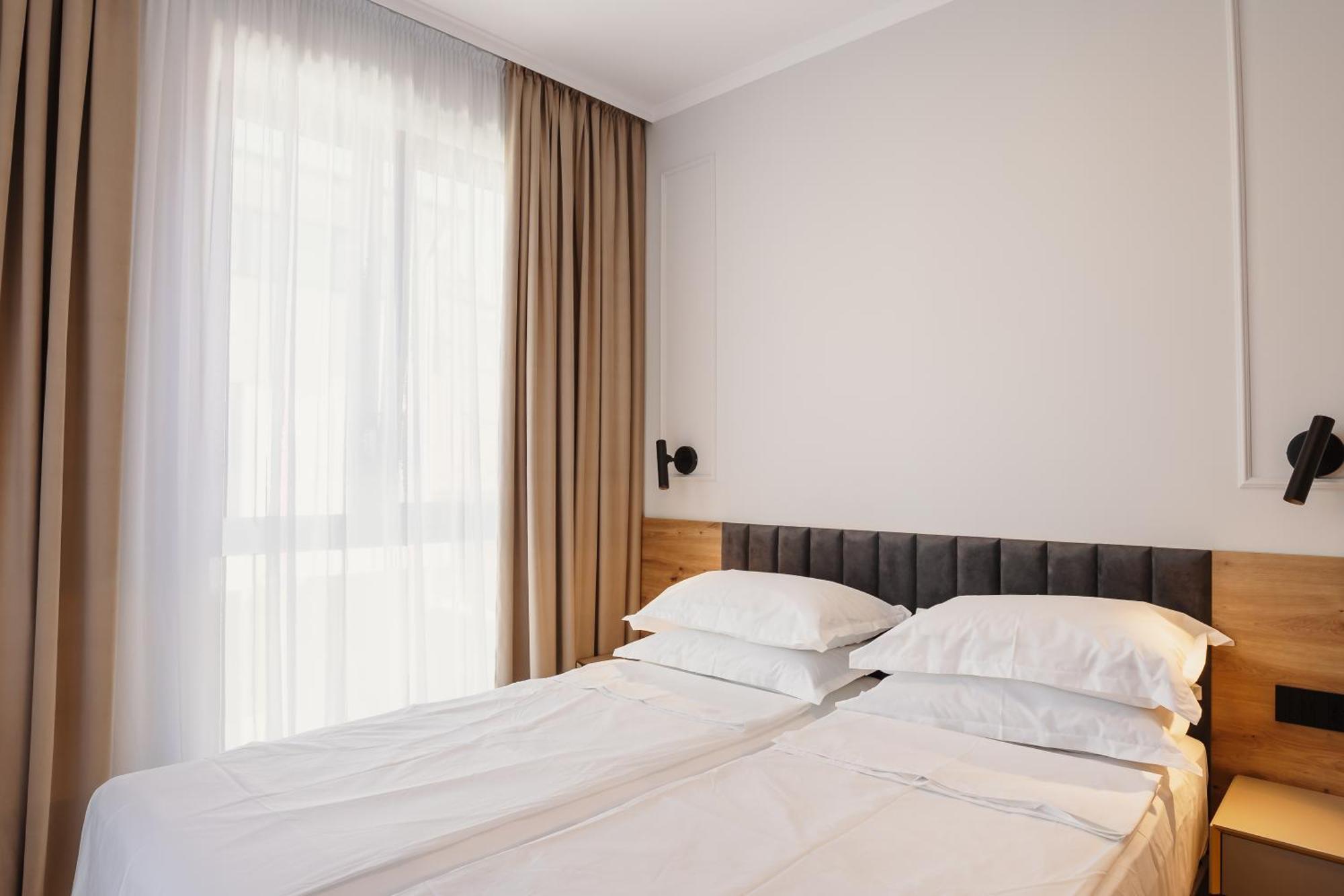 Bloom Downtown Suites Cluj-Napoca Buitenkant foto