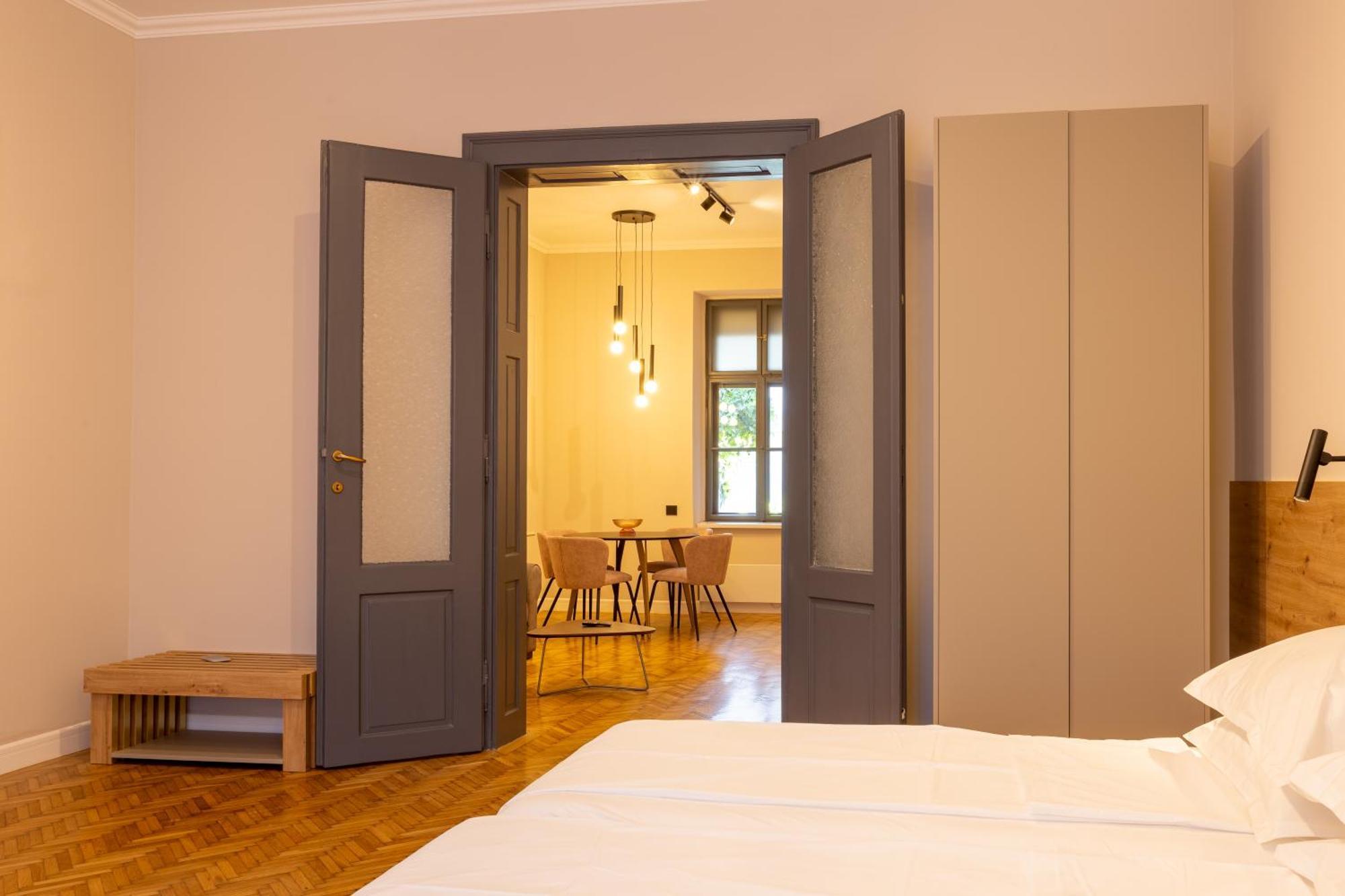 Bloom Downtown Suites Cluj-Napoca Buitenkant foto