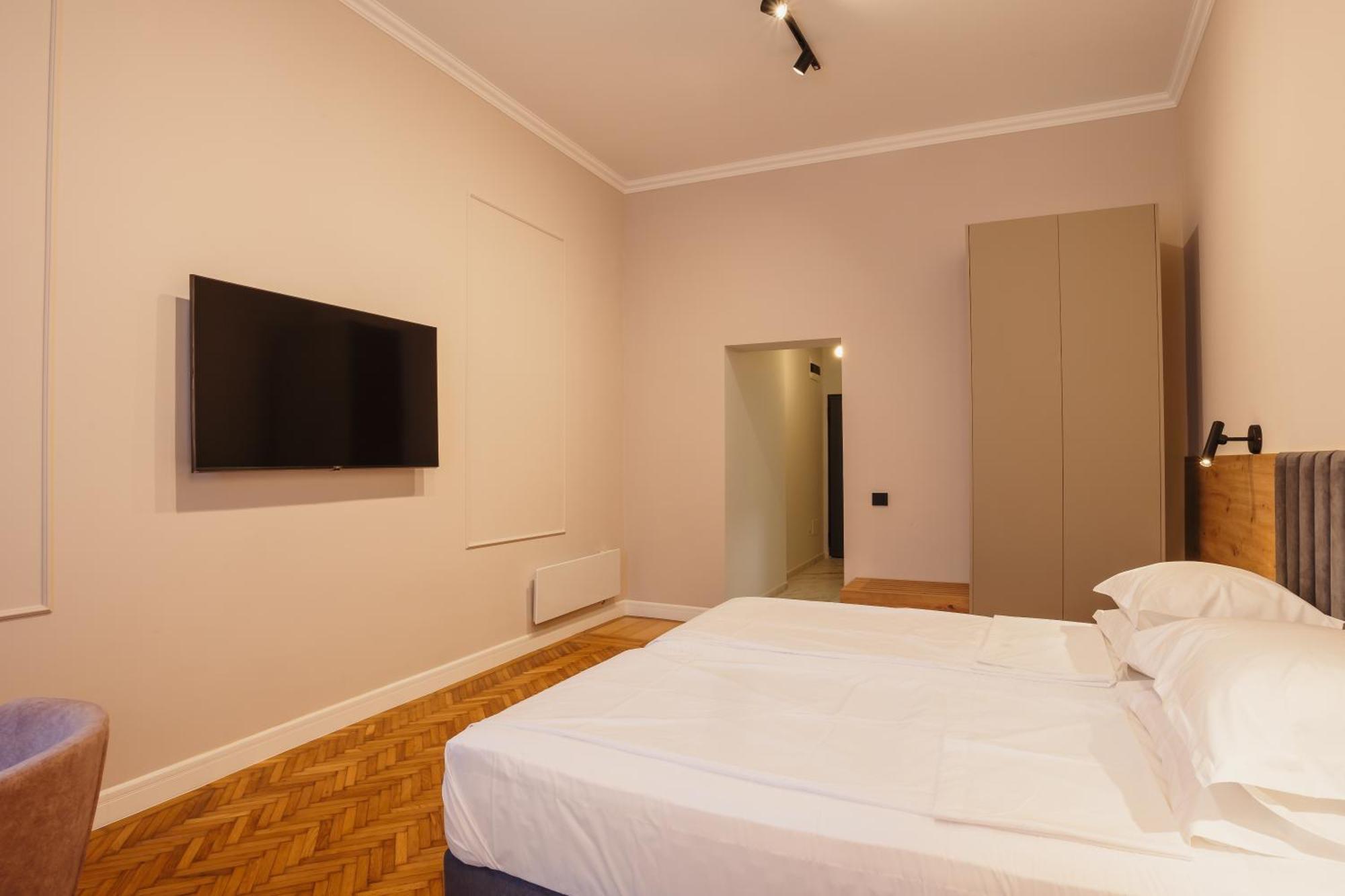 Bloom Downtown Suites Cluj-Napoca Buitenkant foto