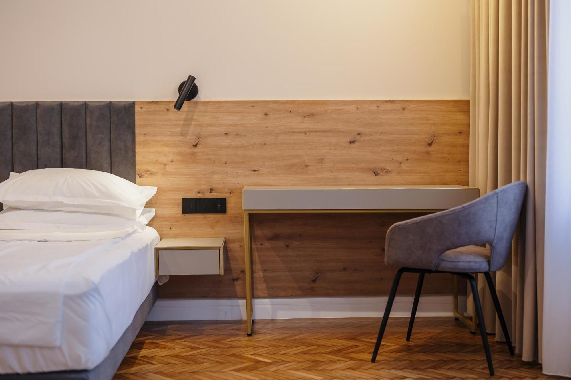 Bloom Downtown Suites Cluj-Napoca Buitenkant foto
