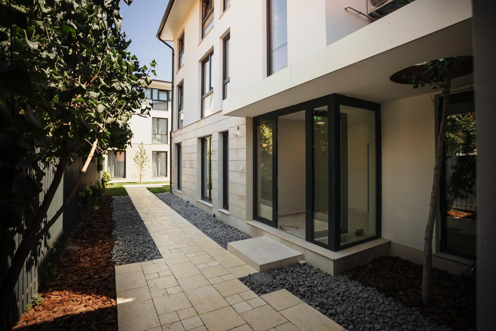Bloom Downtown Suites Cluj-Napoca Buitenkant foto