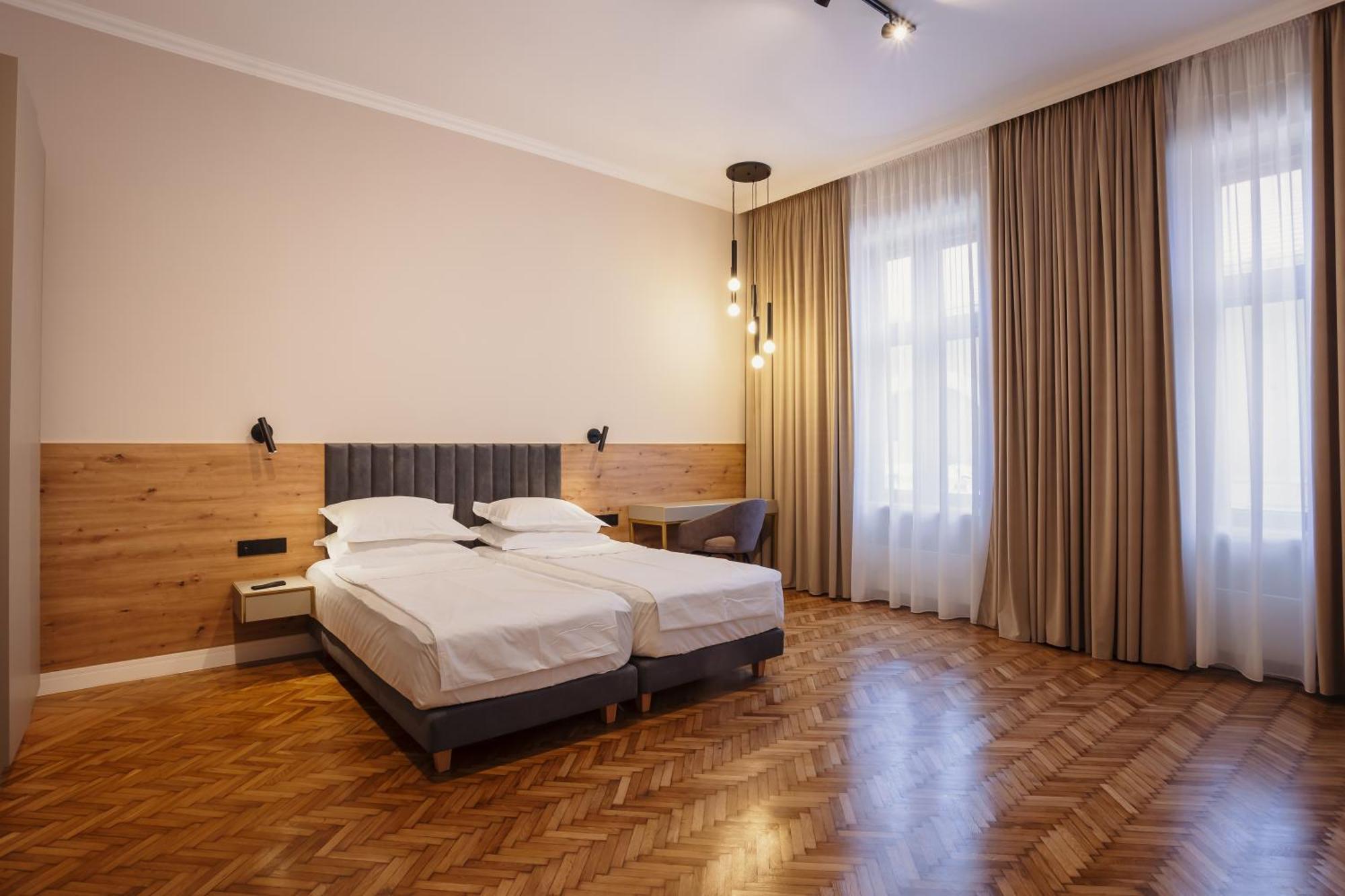 Bloom Downtown Suites Cluj-Napoca Buitenkant foto