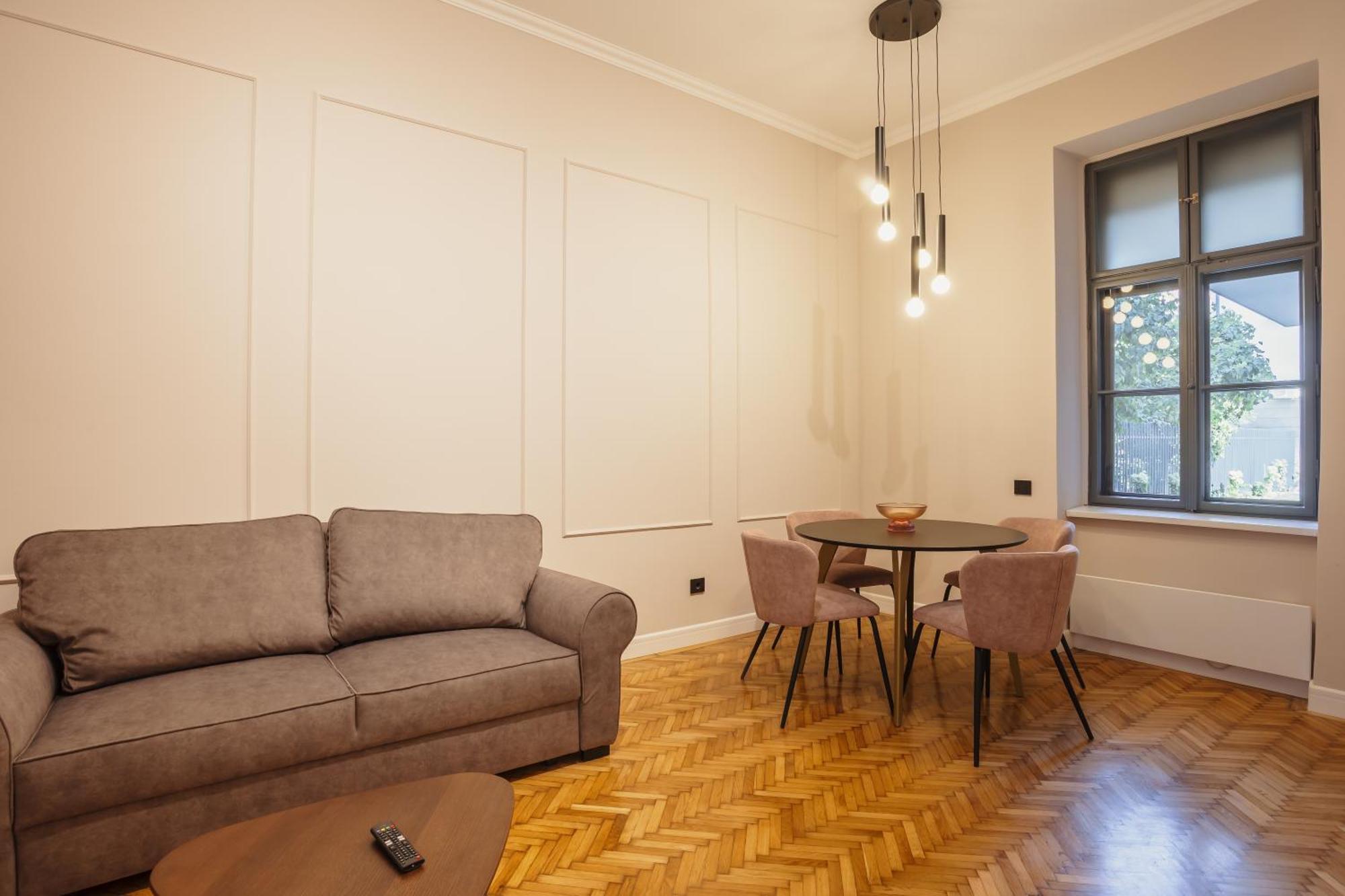 Bloom Downtown Suites Cluj-Napoca Buitenkant foto