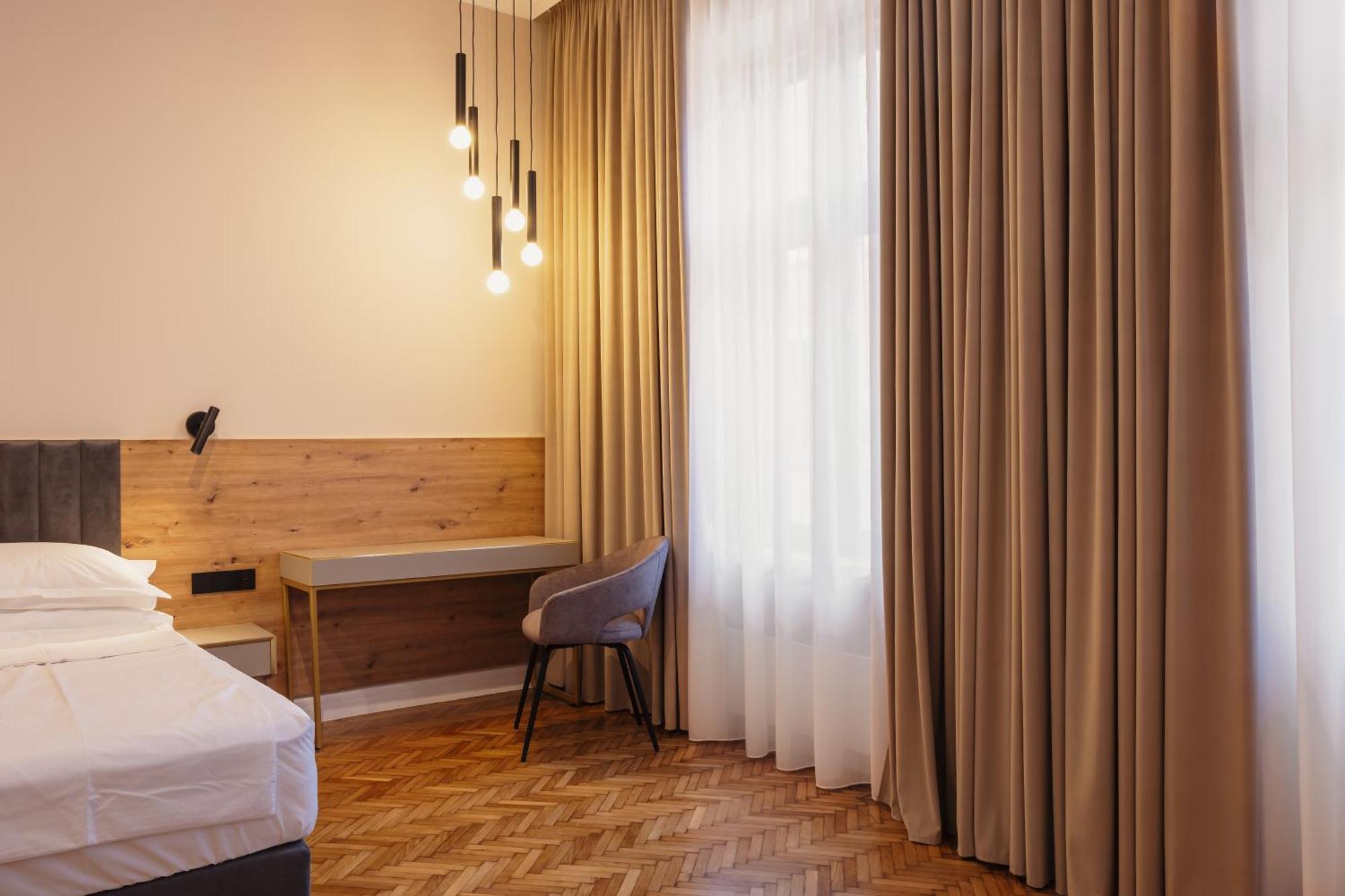 Bloom Downtown Suites Cluj-Napoca Buitenkant foto