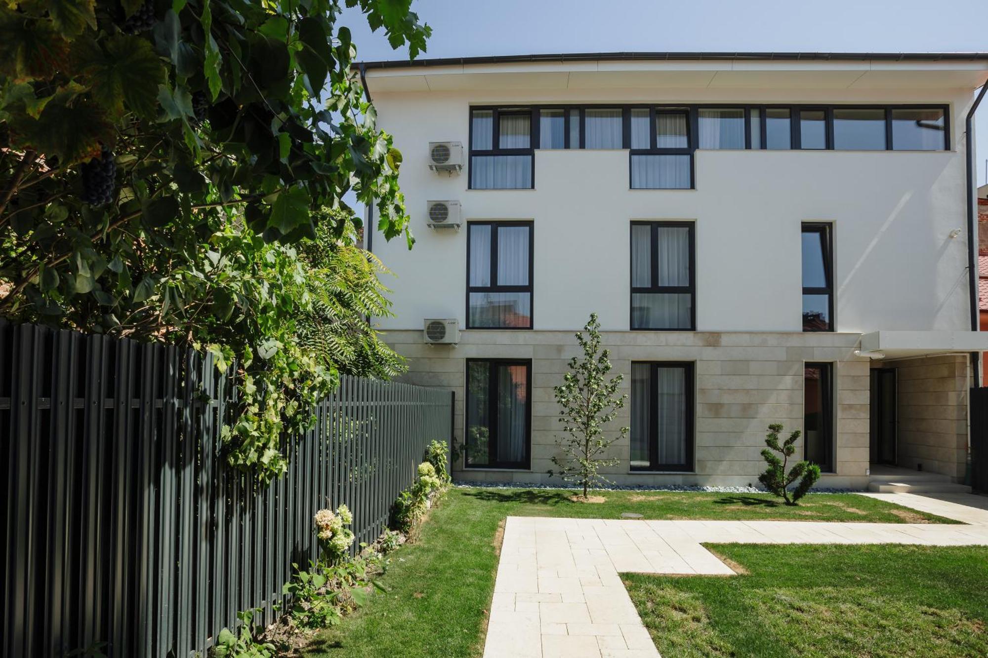 Bloom Downtown Suites Cluj-Napoca Buitenkant foto