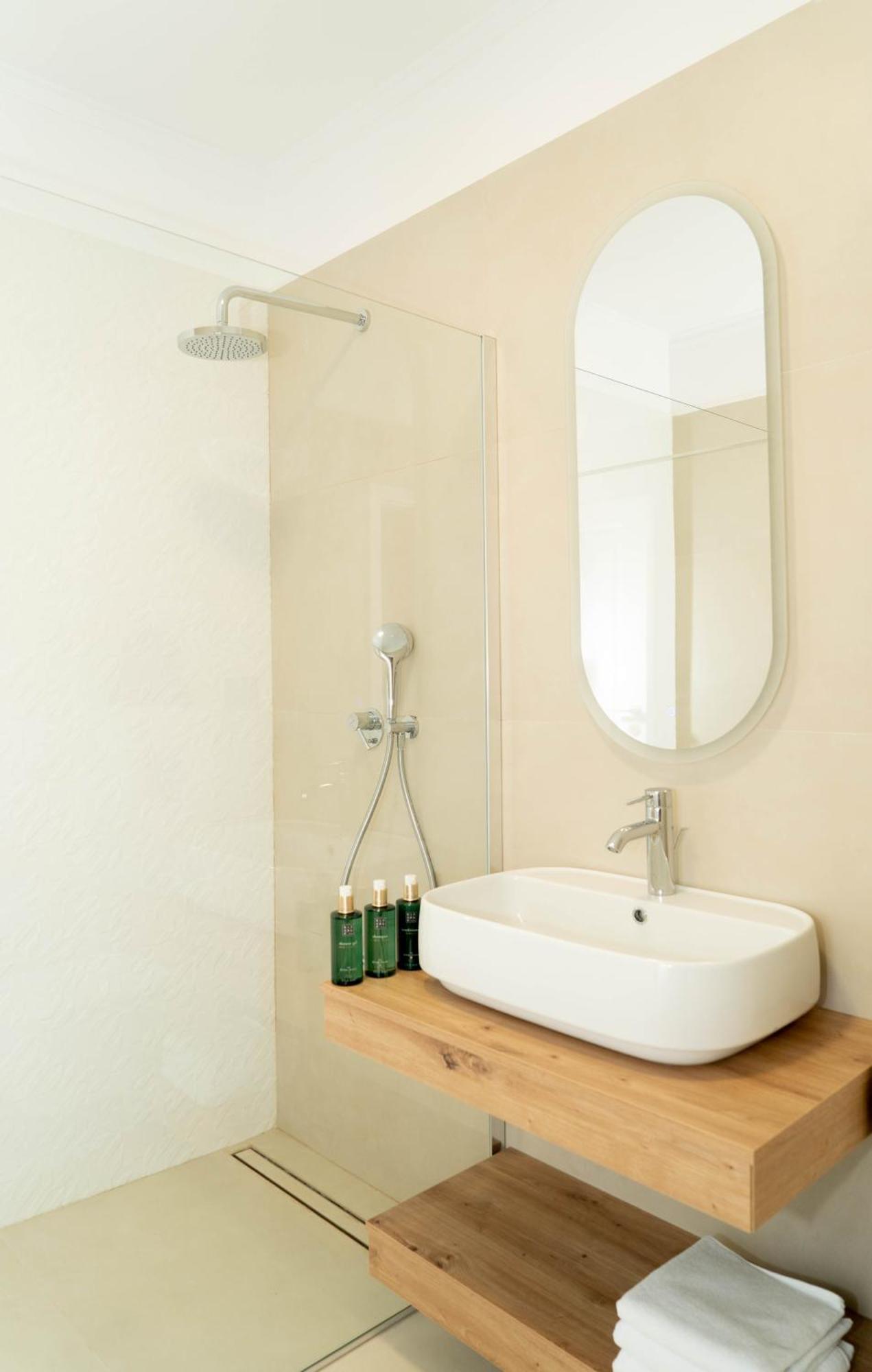 Bloom Downtown Suites Cluj-Napoca Buitenkant foto