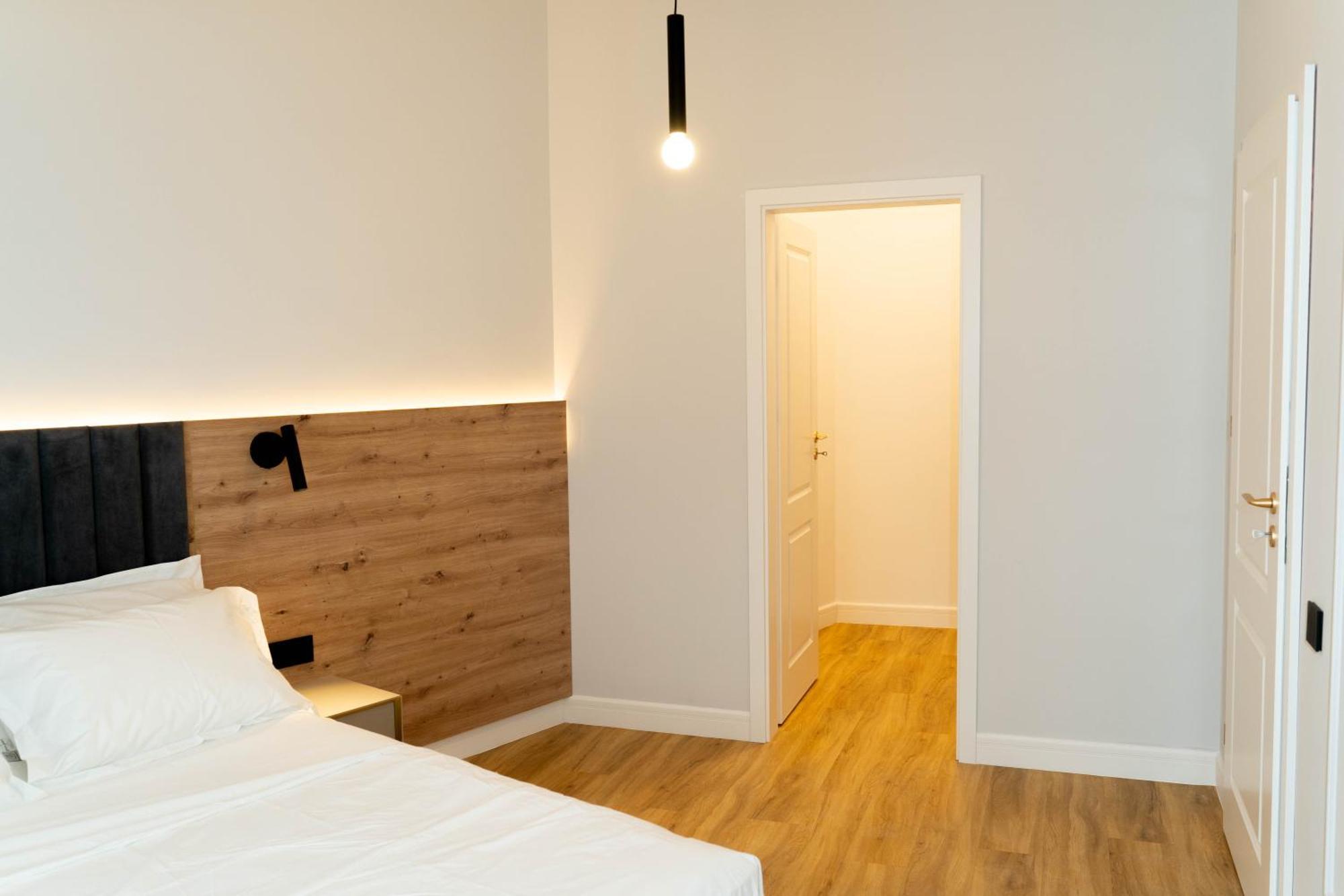 Bloom Downtown Suites Cluj-Napoca Buitenkant foto
