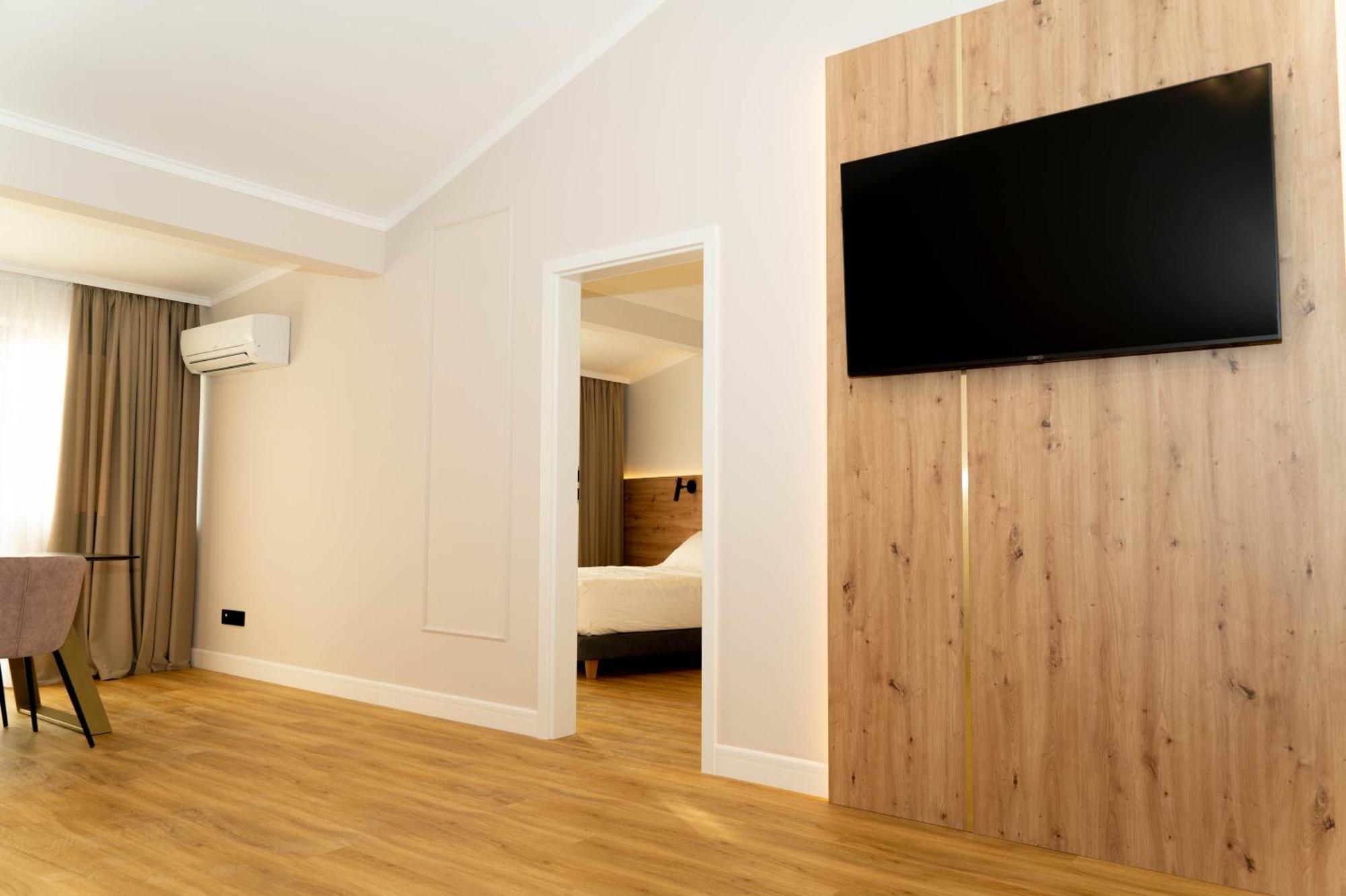 Bloom Downtown Suites Cluj-Napoca Buitenkant foto